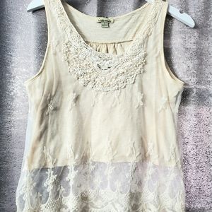 Juniors cream lace tank size large